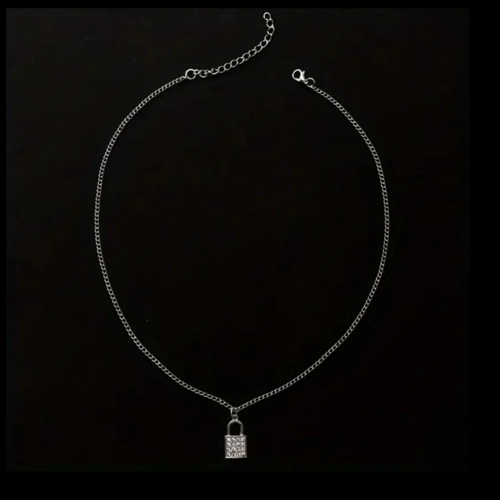 Silver Lock Pendant Necklace